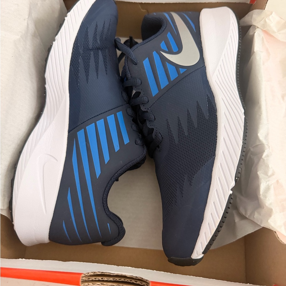 NEW Nike Navy and Blue Boys Lightweight Running Sneakers